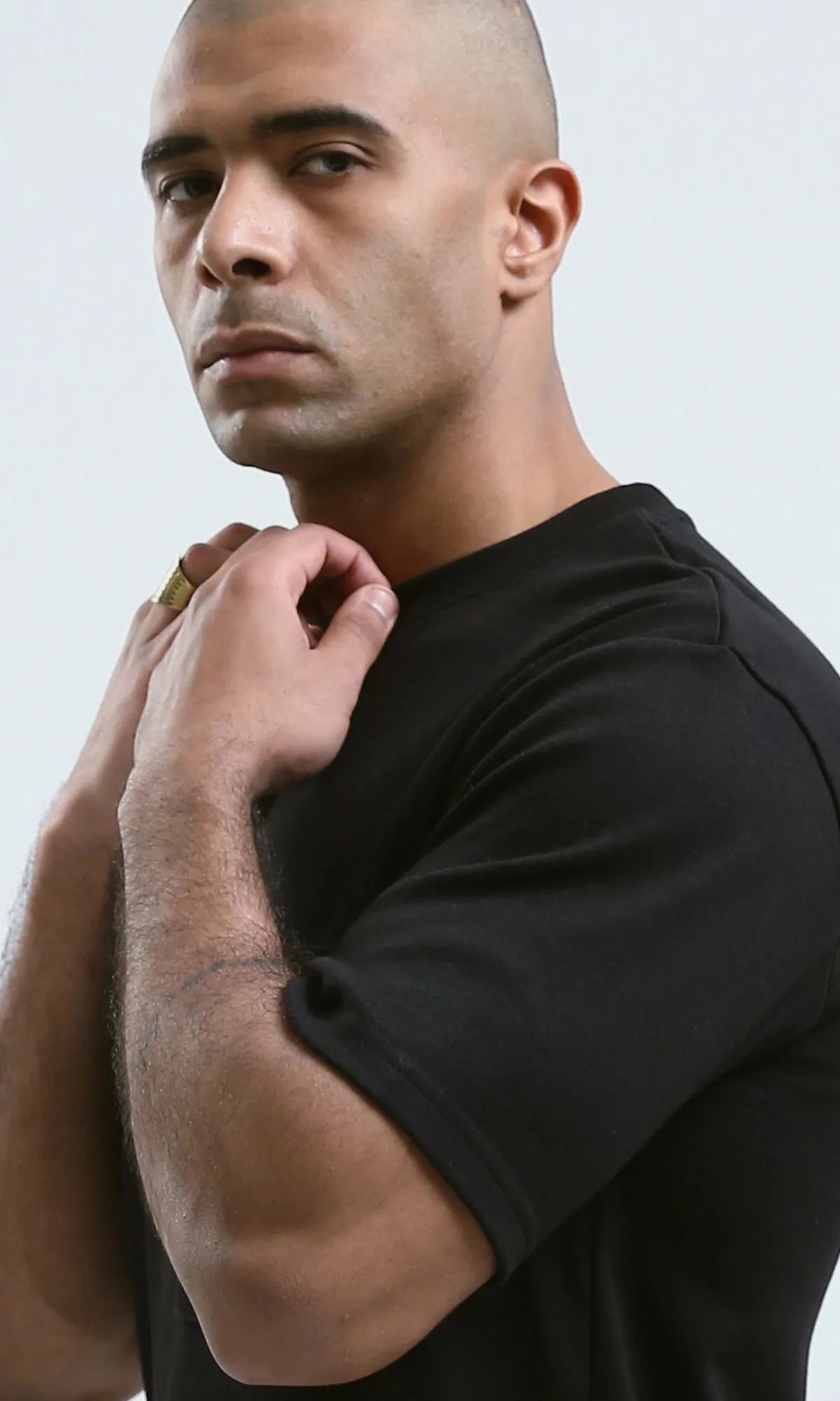 o190114 - Relaxed Fit Elbow Sleeves Black Casual Tee With Pocket